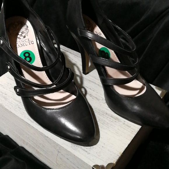 Vince Camuto heels - Picture 2 of 3